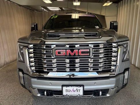 Used 2025 GMC Sierra 2500 Denali w/ Denali Reserve Package AWD/4WD image 8