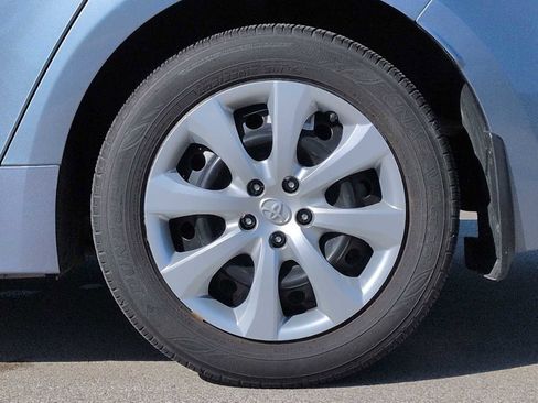 Used 2022 Toyota Corolla LE image 13