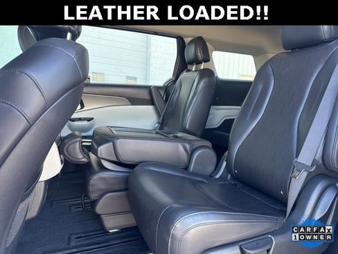 Used 2024 Kia Carnival LX image 27