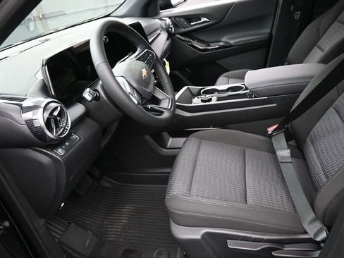 New 2026 Chevrolet Equinox LT FWD image 8