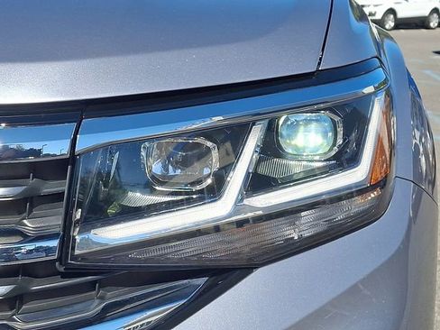 Used 2021 Volkswagen Atlas SE w/ Panoramic Sunroof Package image 9