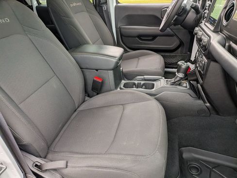 Used 2023 Jeep Gladiator Overland image 20