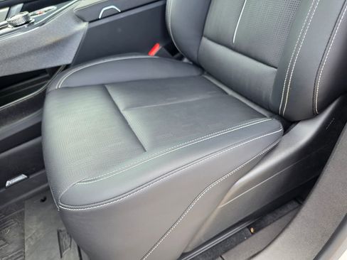 Certified 2025 Cadillac Optiq Luxury 2 w/ LPO, Floor Liner Package AWD/4WD image 11