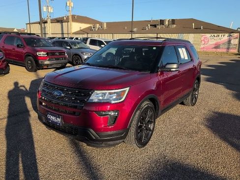 Used 2018 Ford Explorer XLT w/ Equipment Group 202A image 15