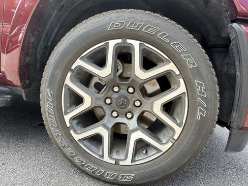 Used 2025 RAM 1500 Laramie w/ Sport Appearance Package AWD/4WD image 14