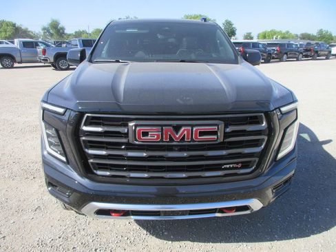 New 2026 GMC Yukon XL AT4 Ultimate AWD/4WD image 10