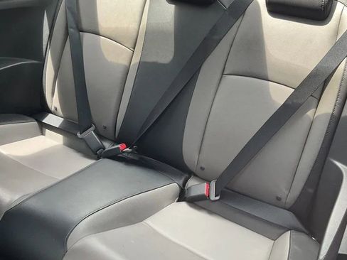 Used 2017 Honda Civic EX-L image 19