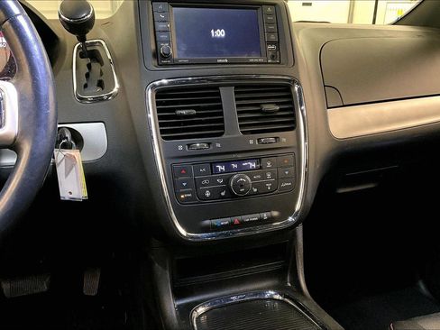 Used 2019 Dodge Grand Caravan GT image 6