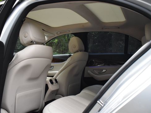 Used 2019 Mercedes-Benz E 300 4MATIC w/ Convenience Package image 24