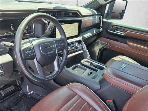 Used 2024 GMC Sierra 3500 Denali Ultimate AWD/4WD image 9