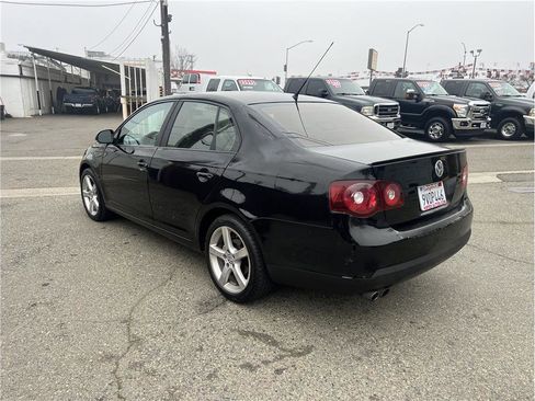 Used 2009 Volkswagen Jetta S image 4