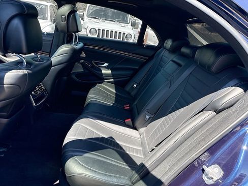 Used 2019 Mercedes-Benz S 560 Sedan image 25