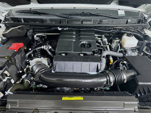 Used 2024 Nissan Frontier SL w/ Technology Package image 32