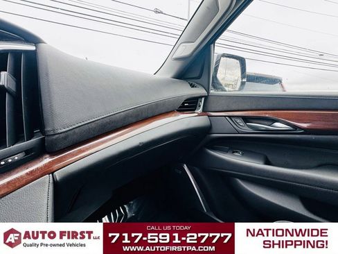 Used 2019 Cadillac Escalade Luxury image 13