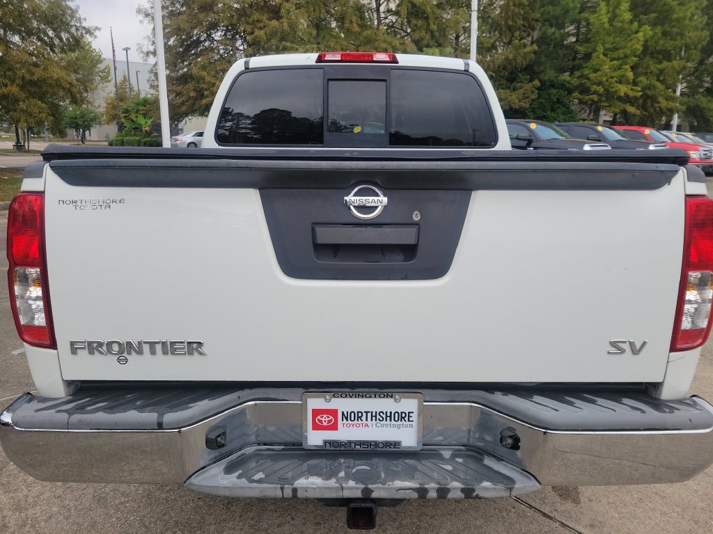 Used 2015 Nissan Frontier SV RWD image 5