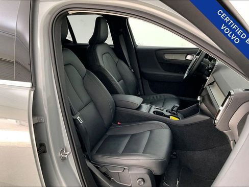 Certified 2025 Volvo XC40 B5 Core image 10