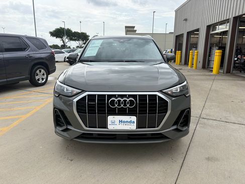 Used 2021 Audi Q3 2.0T Premium w/ Convenience Package AWD/4WD image 3