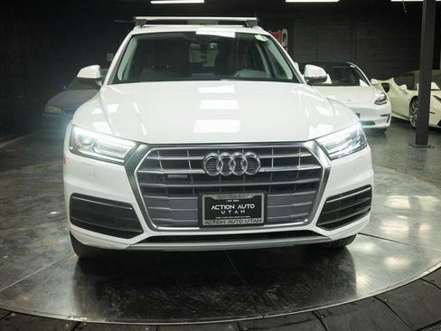 Used 2019 Audi Q5 2.0T Premium w/ Convenience Package AWD/4WD image 3