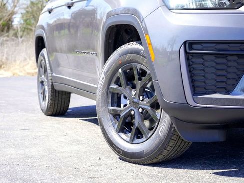 New 2026 Jeep Grand Cherokee Altitude RWD image 3