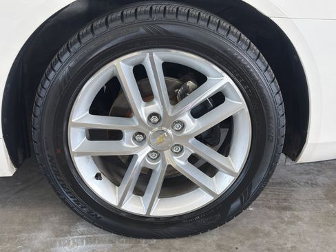 Used 2009 Chevrolet Impala LTZ FWD image 14