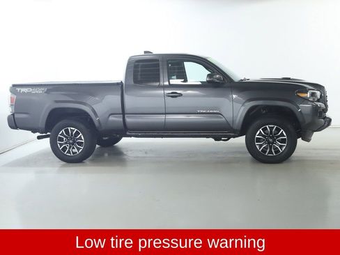 Used 2022 Toyota Tacoma TRD Sport image 12
