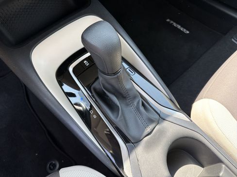 Used 2023 Toyota Corolla LE image 28