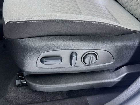 Used 2024 Chevrolet Equinox LT image 17