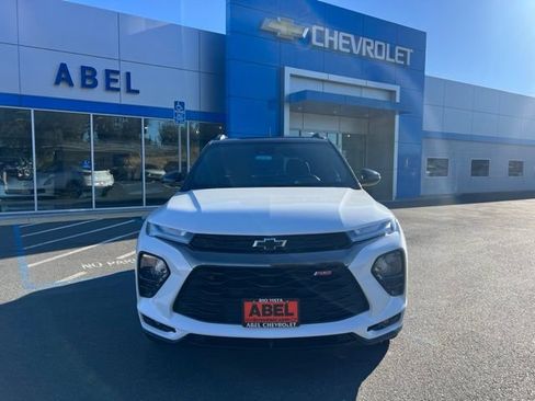 Used 2023 Chevrolet TrailBlazer RS FWD image 2
