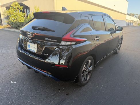 Used 2020 Nissan Leaf SV w/ SV Technology Package FWD image 3
