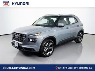 Used 2023 Hyundai Venue SEL video 1