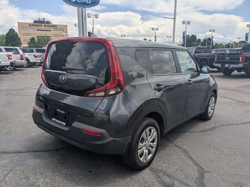 Used 2021 Kia Soul LX FWD image 3