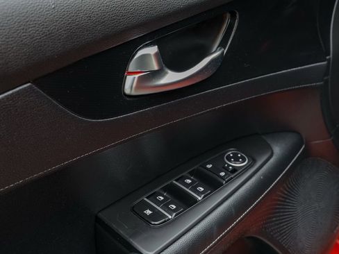 Used 2024 Kia Forte GT-Line w/ GT-Line Premium Package image 17