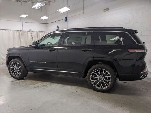 New 2025 Jeep Grand Cherokee L Summit w/ Advanced Protech Group IV image 8