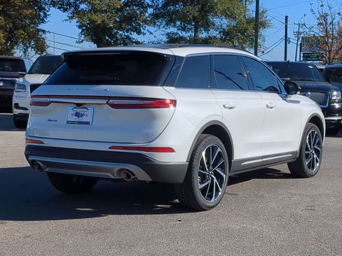 New 2025 Lincoln Corsair Reserve w/ Equipment Group 202A image 3