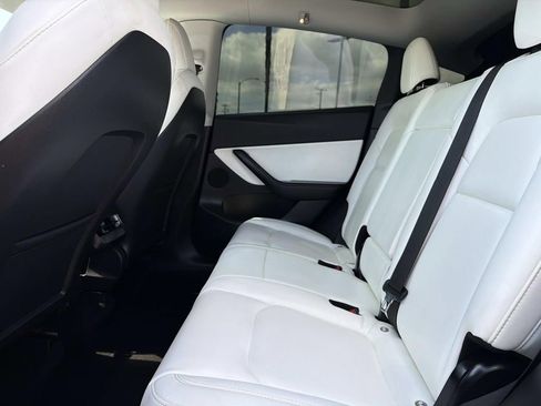 Used 2021 Tesla Model Y Performance image 13