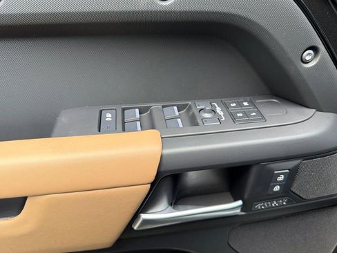 New 2026 Land Rover Defender 110 X-Dynamic SE AWD/4WD image 12