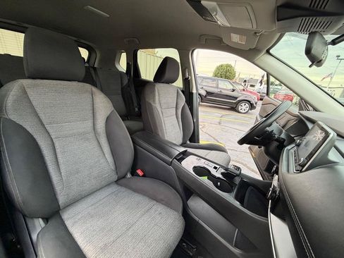 Used 2021 Nissan Rogue SV FWD image 17