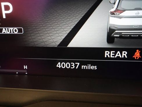 Used 2022 Nissan Rogue Platinum w/ Head-Up Display Package image 14