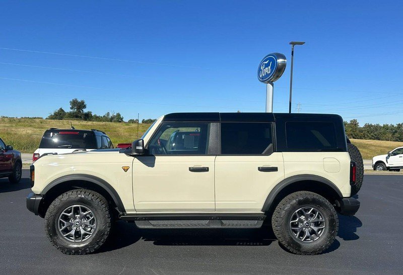 Used 2025 Ford Bronco Badlands AWD/4WD image 5