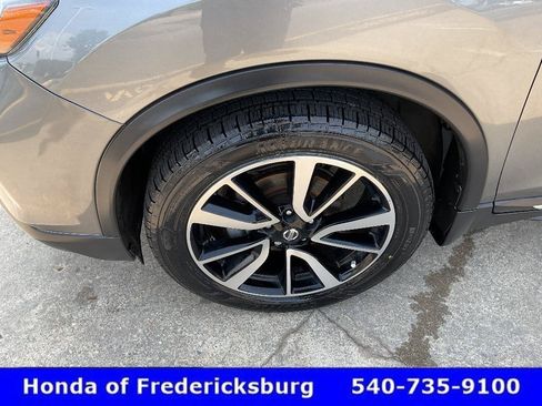 Used 2017 Nissan Rogue SL w/ SL Premium Package AWD/4WD image 10
