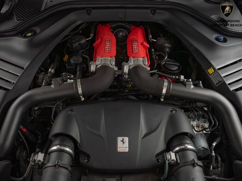 Used 2015 Ferrari California T image 8