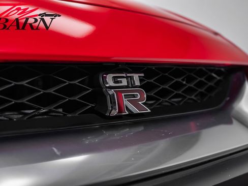 Used 2018 Nissan GT-R Premium image 9