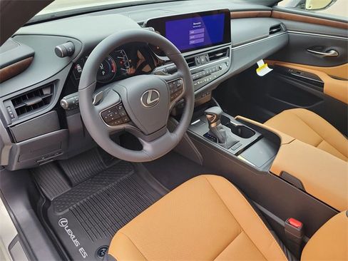 New 2025 Lexus ES 350 w/ Premium Package image 18