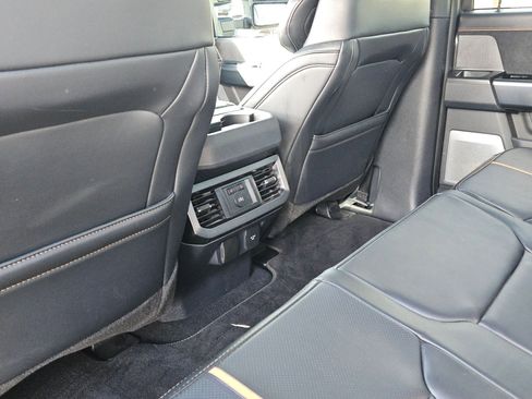 Used 2024 Ford F250 Platinum image 24