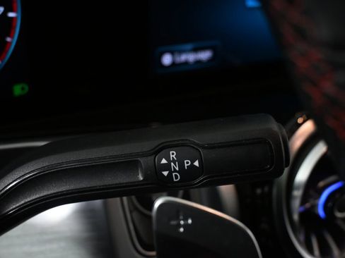 Used 2022 Mercedes-Benz GLB 250 image 16