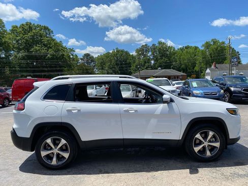 Used 2019 Jeep Cherokee Limited AWD/4WD image 4