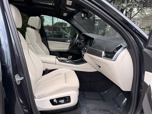 Used 2021 BMW X5 M50i w/ Executive Package AWD/4WD image 32