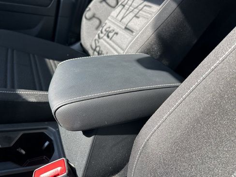 Used 2024 Volkswagen Tiguan S image 34