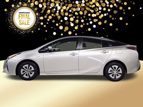 Used 2018 Toyota Prius Two image 9