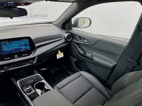 New 2026 Chevrolet Equinox LT w/ Convenience Package II image 24